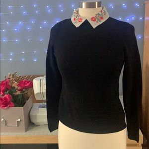 Black Sweater With Floral Collar A004